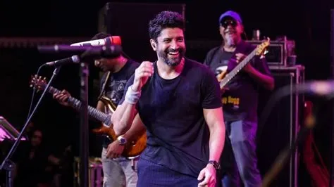 Le Concert Mystique de Farhan Akhtar: Une Nuit d'Emotion et de Musique Transcendentale!